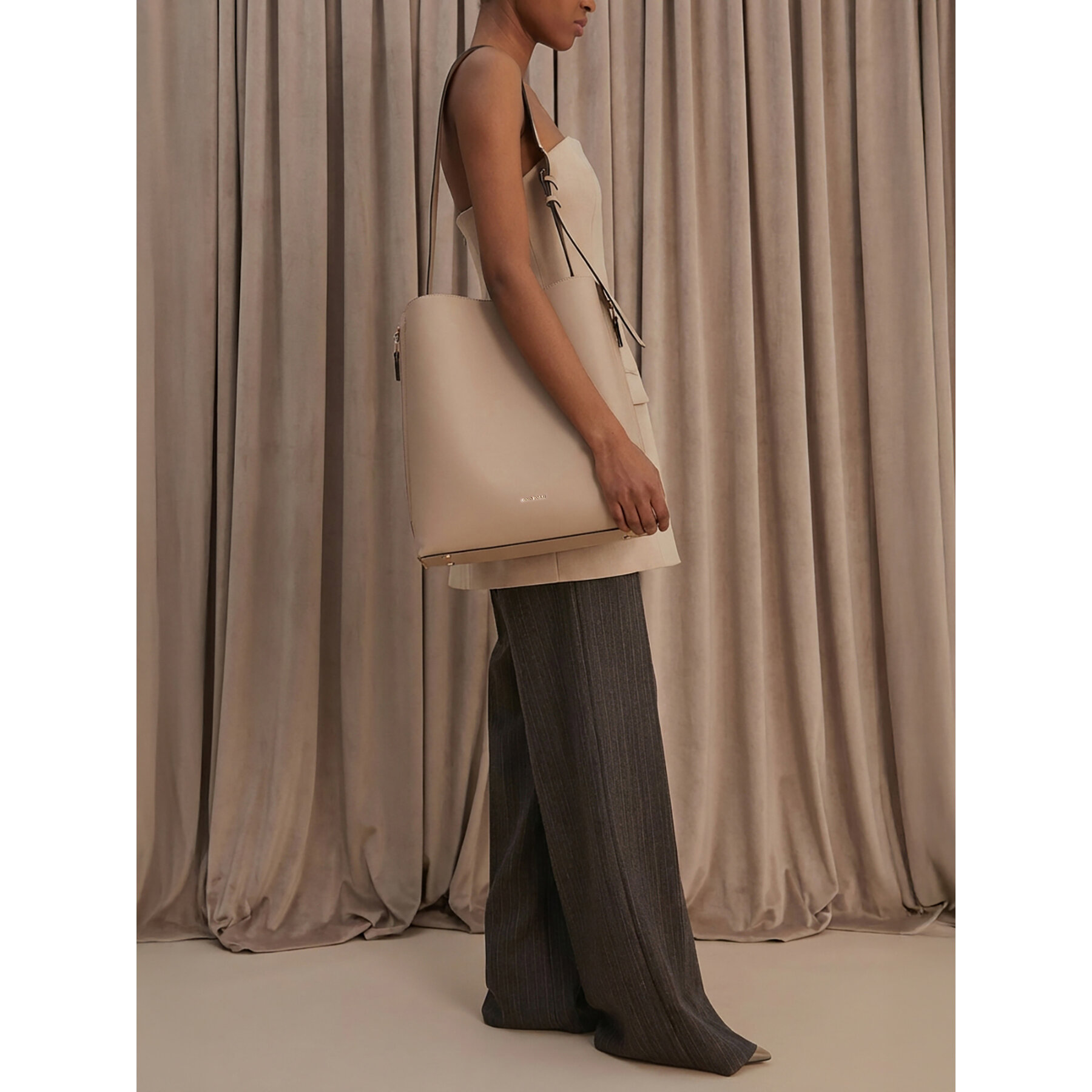 Дамска чанта GINO ROSSI EO-WEN-3 Бежов