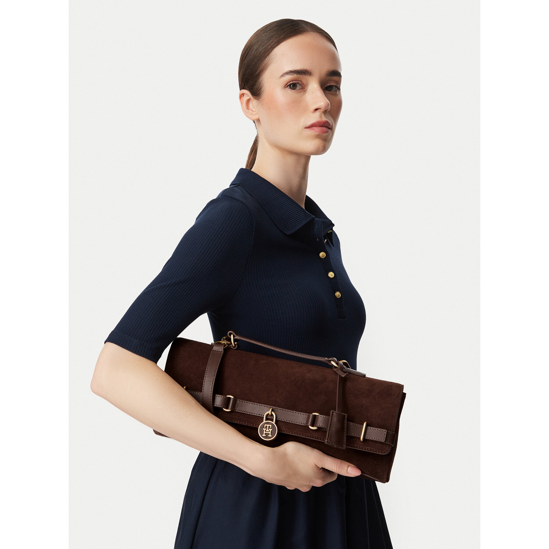 Torbica Tommy Hilfiger American Icon Clutch Suede AW0AW19515 Smeđa