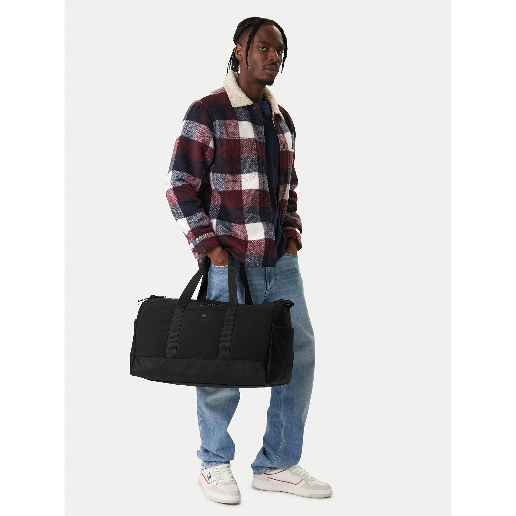 Torba za laptop Tommy Hilfiger Th Travel Duffle AM0AM14070 Crna