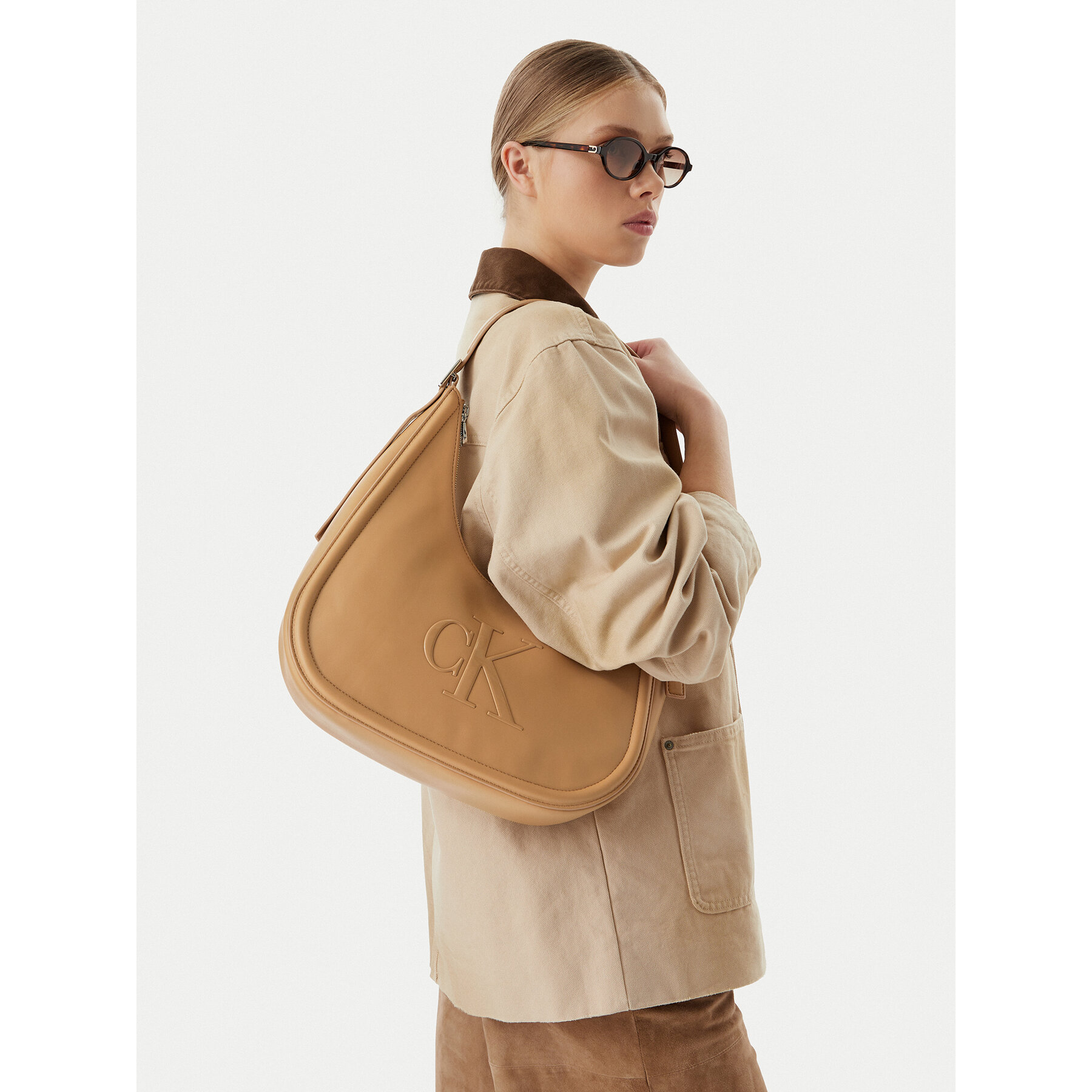 Дамска чанта Calvin Klein Bold Ck Crescent LV04F3427G Бежов