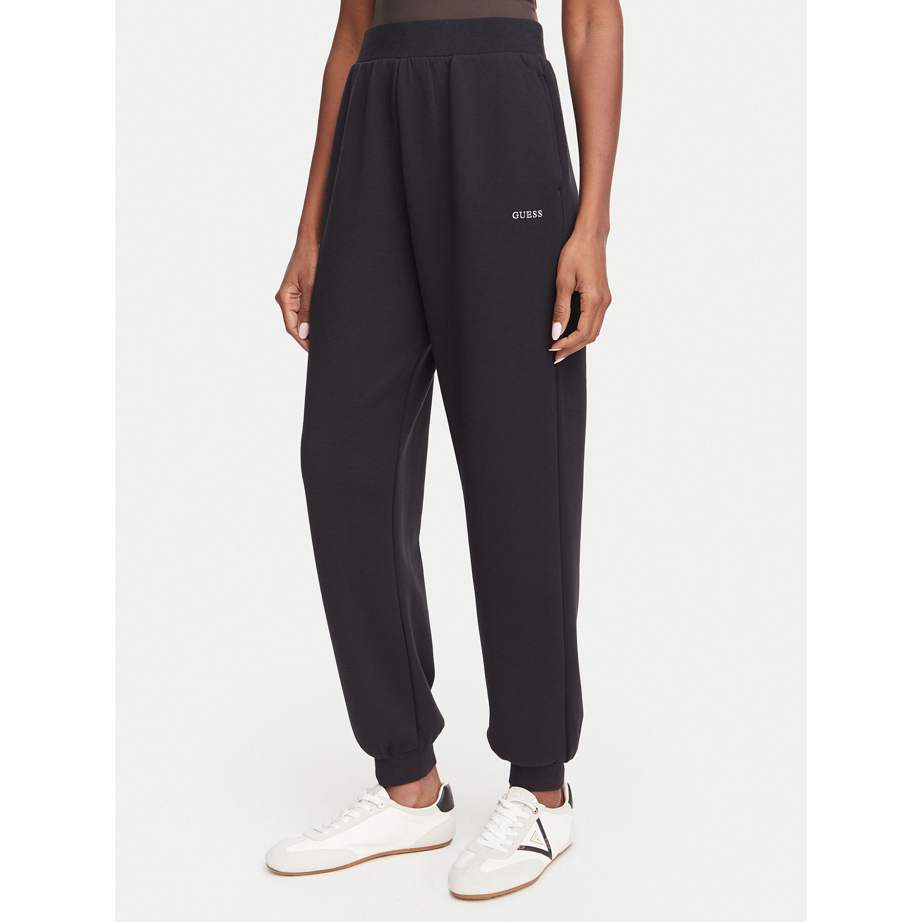 Guess Jogginghose V6GB14 K3251 Schwarz Regular Fit