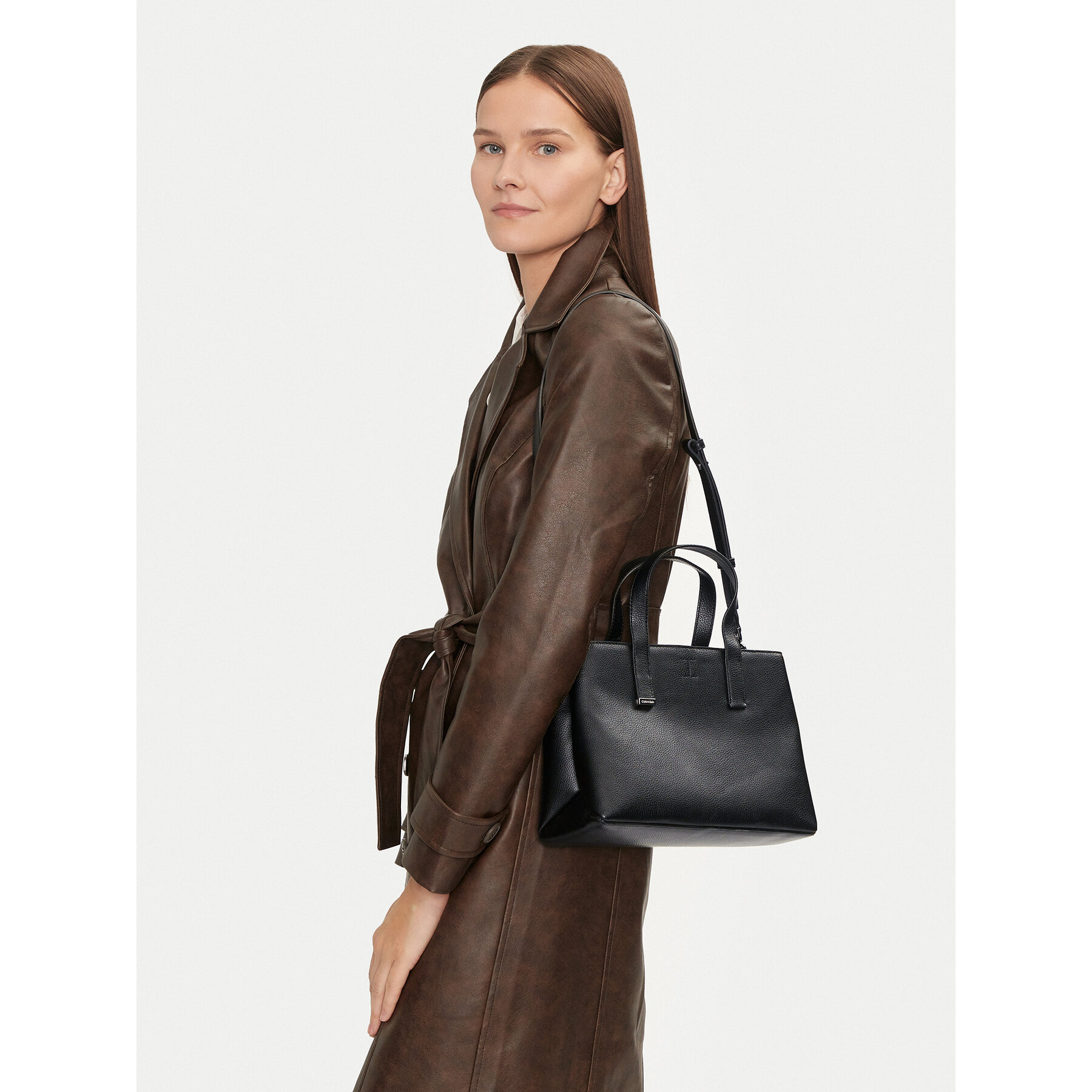 Дамска чанта Calvin Klein Ck Plaque Small Tote K60K612781 Черен