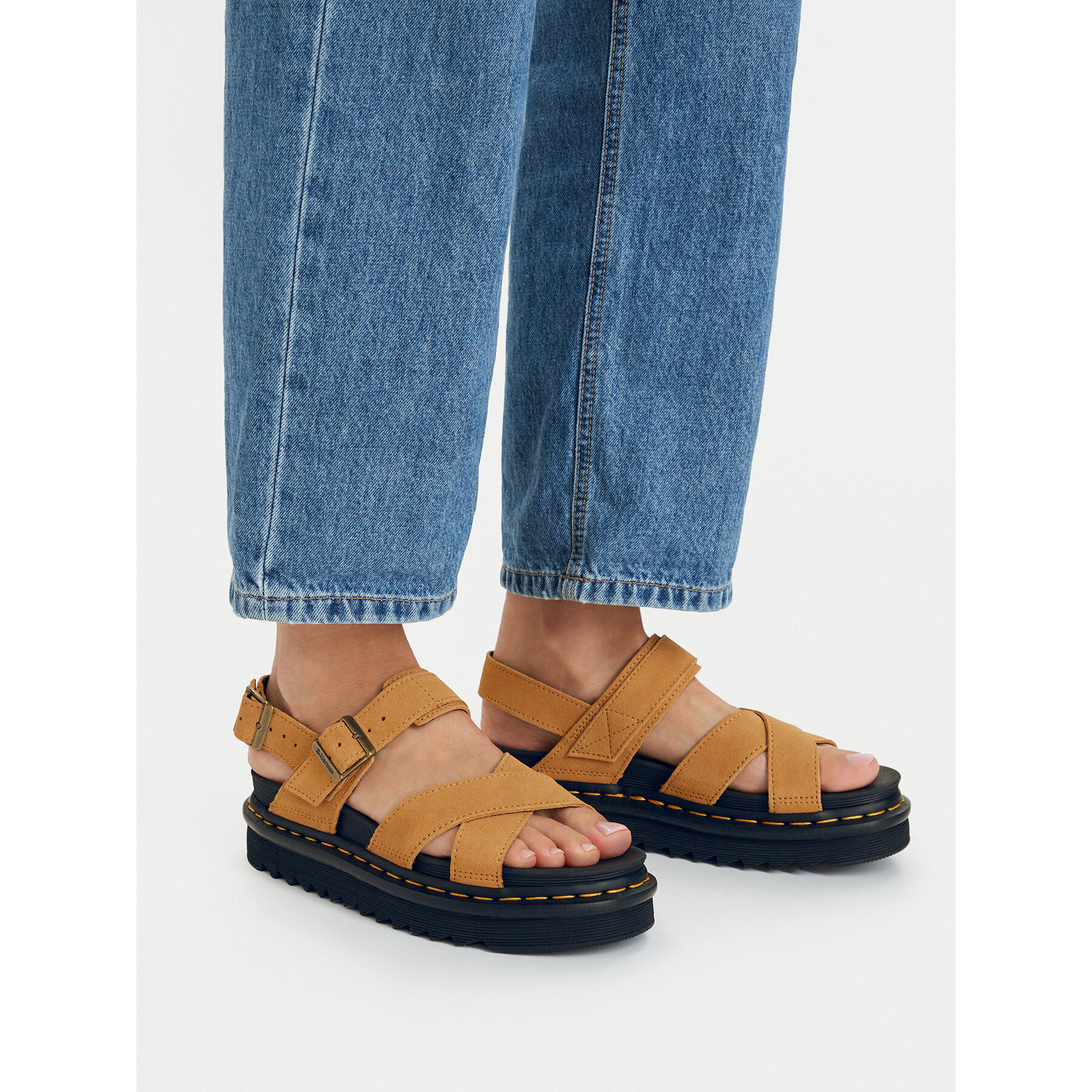 Sandale Dr. Martens Voss II DM40930200 Portocaliu