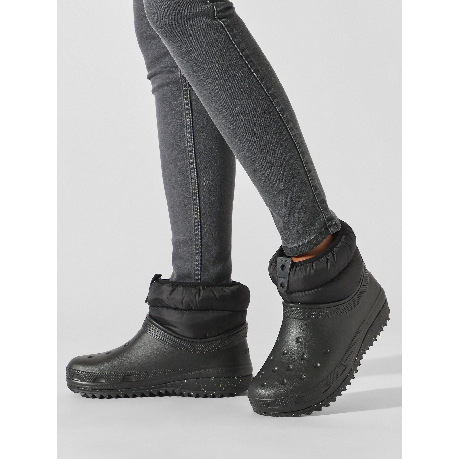 Botine Crocs Classic Neo Puff Shorty Boot W 207311 Negru