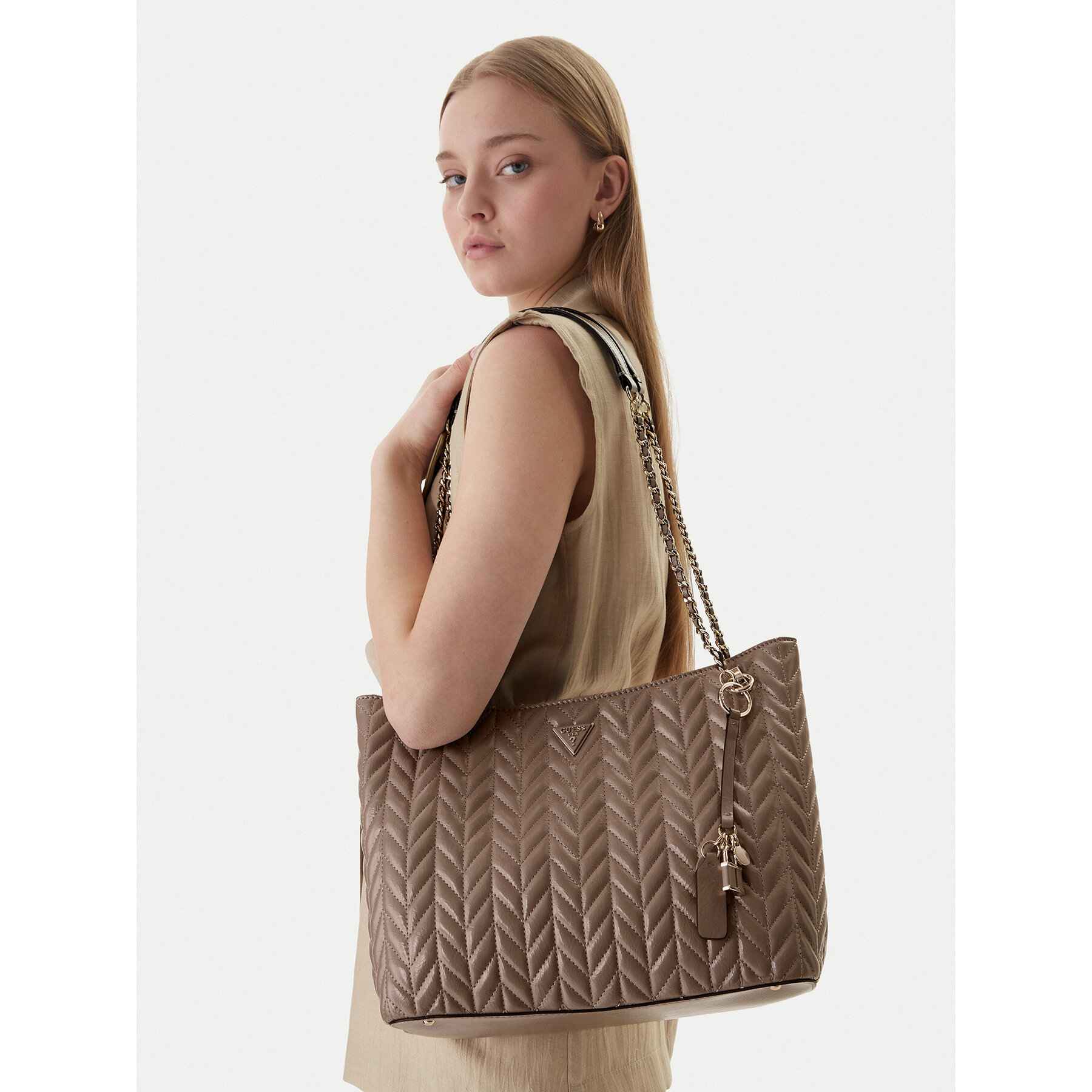Ročna torba Guess Cheryl HWTQ97 20220 Bež