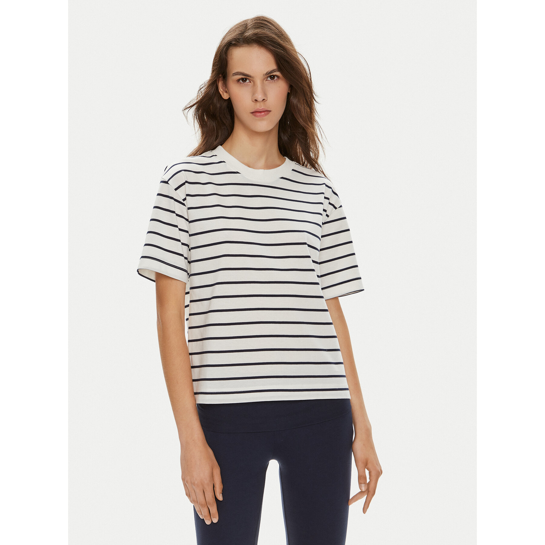 Gina Tricot T-shirt 23352 Bianco Relaxed Fit