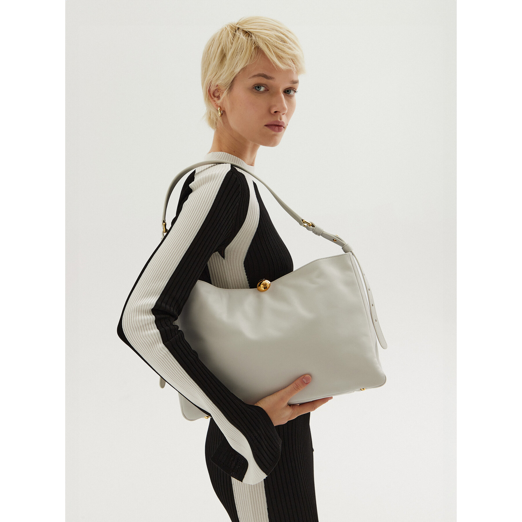 Дамска чанта Furla Sfera WB01365 BX3168 1704S Екрю