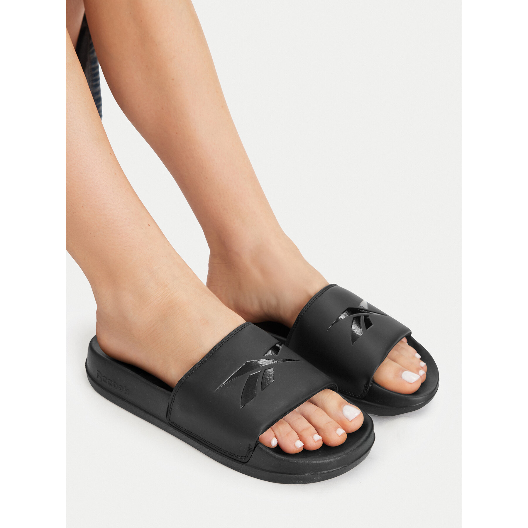Natikači Reebok CEOWB-ZJ250026A Črna