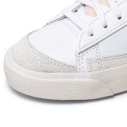 

Взуття Nike Blazer Low '77 DC4769 102 White/Black/Sail/White, Білий