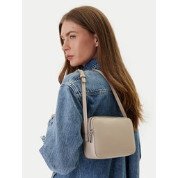 Calvin Klein Handtasche Calvin Klein Foil Logo Elongated Camera Bag LV04F3276G Beige