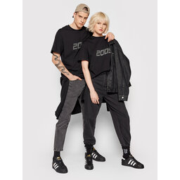 2005 2005 Camiseta Unisex Signature Tee Negro Relaxed Fit