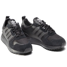 Взуття adidas, Чорний