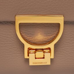 

Сумка Coccinelle ND8 Arlettis Signature E1 ND8 19 03 01 Warm Taupe N59, Коричневий