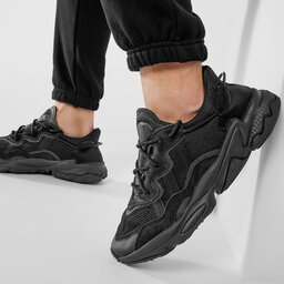 

Взуття adidas, Чорний