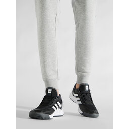 

Взуття adidas, Чорний