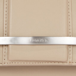 

Сумка Calvin Klein Bar Hardware Crossbody K60K611078 Silver Mink A04, Бежевий