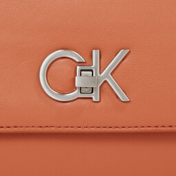 

Сумка Calvin Klein Re-Lock Crossbody W/Flap Sm K60K610770 Autumn Leaf GAP, Коричневий