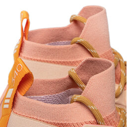 

Взуття adidas, Рожевий