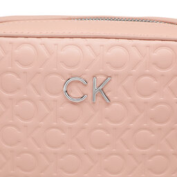 

Сумка Calvin Klein Re-Lock Camera Bag Emb Mono K60K610199 Cafe Au Lait GBI, Рожевий