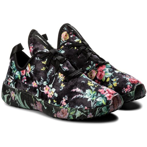 Skechers burst hotsell hit the town