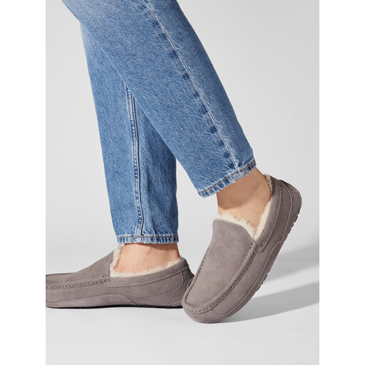 Ugg m ascot slippers top