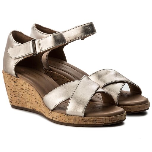 Clarks un deals plaza cross