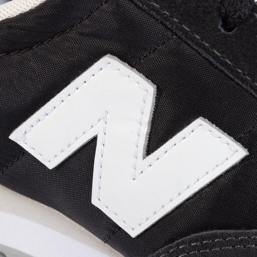 Sneakers New Balance U220BK Schwarz | eschuhe.de