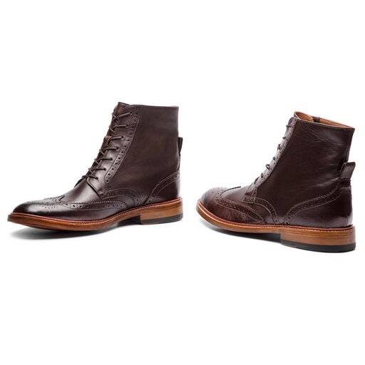 James hi shop clarks