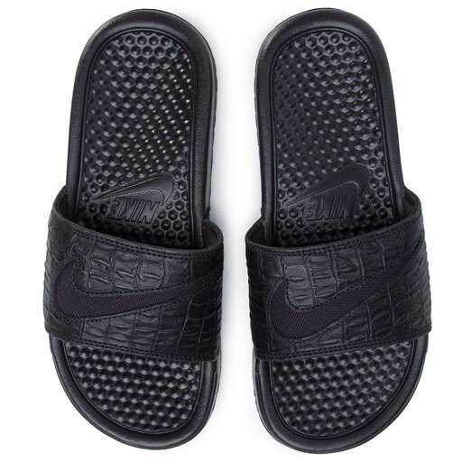 All black nike benassi clearance
