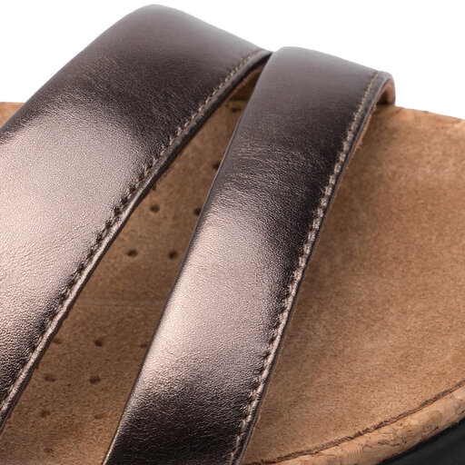 Clarks un bali way store