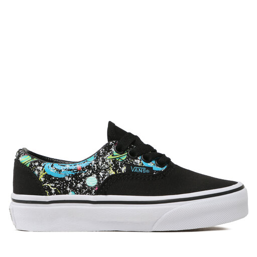 Vans era black and white on feet 2025