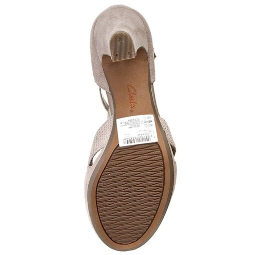 Clarks deals chorus buzz