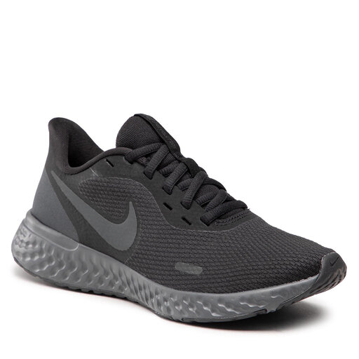 bq3207 nike revolution 5