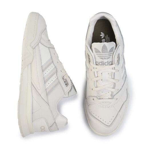 Čevlji adidas A.R Trainer W Eobutev.si
