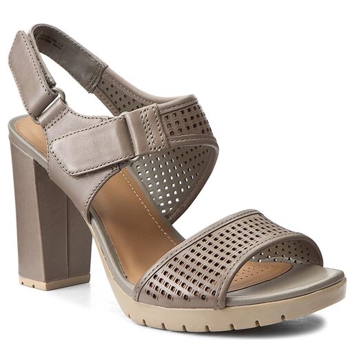 Clarks pastina shop