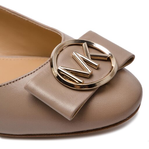 Michael kors marsha flat store