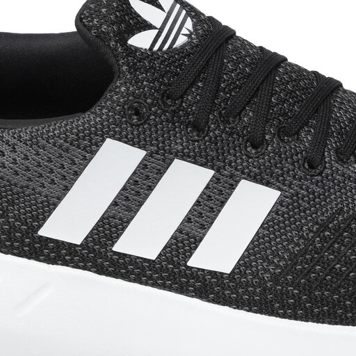Swift run hotsell shoes white