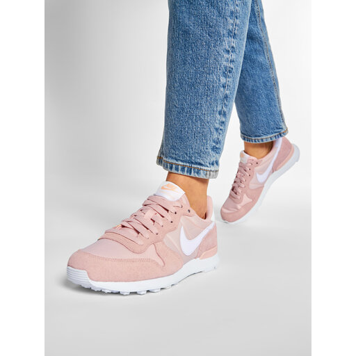 Nike internationalist coral cheap