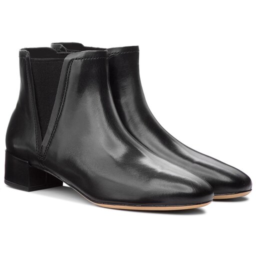 Orabella top ruby boots