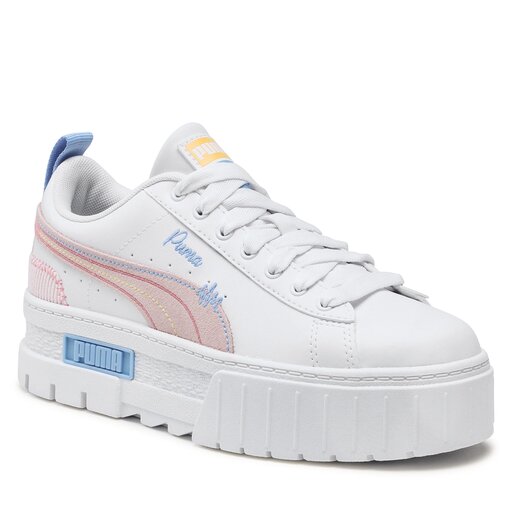 Peach and top white pumas