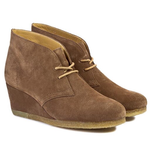 Tronchetti Clarks Yarra Desert 203411145 Walnut Suede escarpe