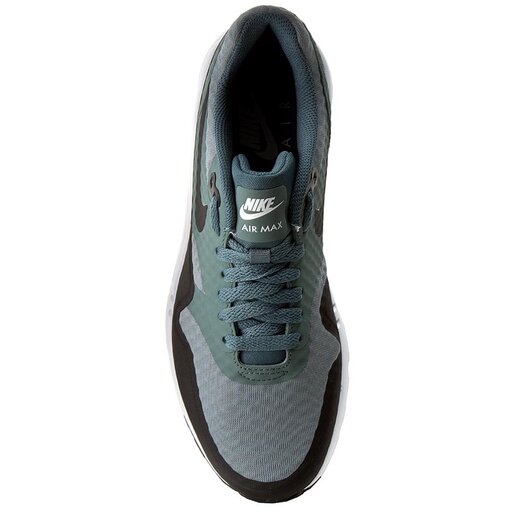 Shark hotsell scarpe nike