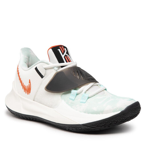 kyrie batai