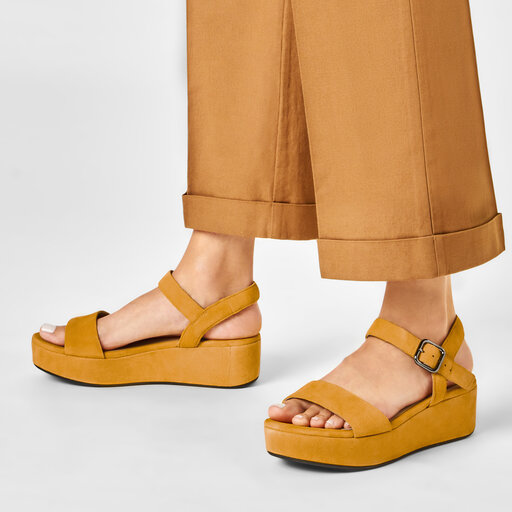 ELEVATE PLATEAU SANDAL - ECCO.com