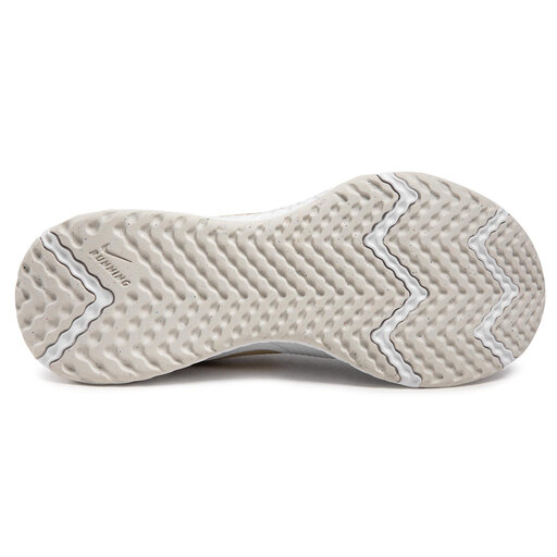nike revolution 5 white gold