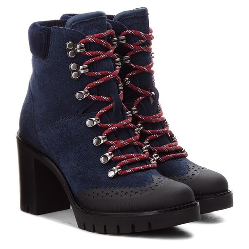 Tommy hilfiger modern hiking store