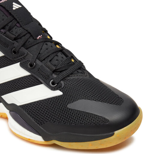 vzuttia-u-sportzal-adidas-