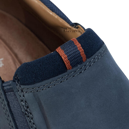 Κλειστά παπούτσια Clarks Un trail Step 261403807 Σκούρο μπλε