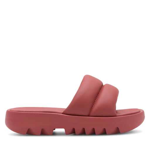 Imagenes zapatos hotsell reebok rojos zara