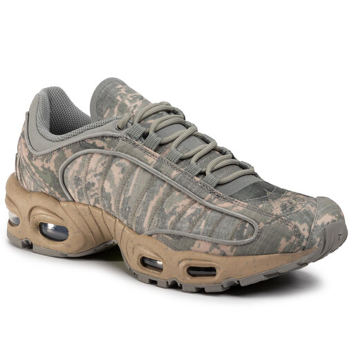 nike air max plus laser